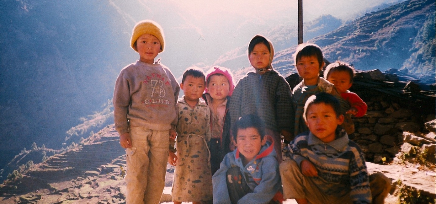 children-in-Sybru-Nepal